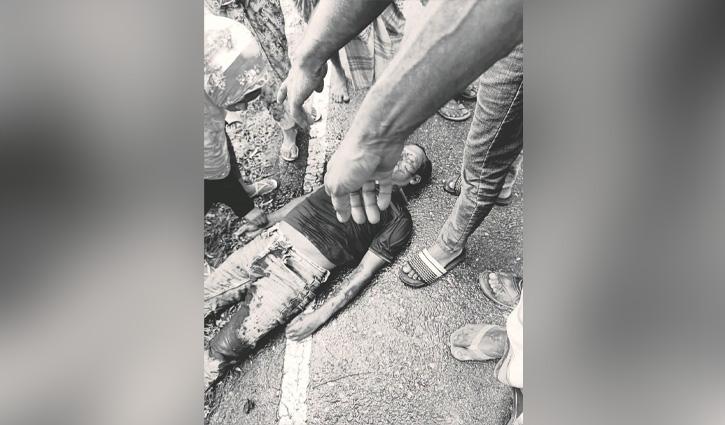 মোটরসাইকেল নিয়ন্ত্রণ হারিয়ে এক ব্যক্তির মৃত্যু - Chief TV