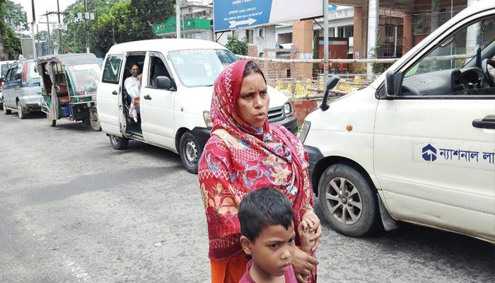 শিশুসহ ভারতীয় নাগরিককে ‘বাংলাদেশি’ পরিচয়ে পুশ-ইনের চেষ্টা - Chief TV