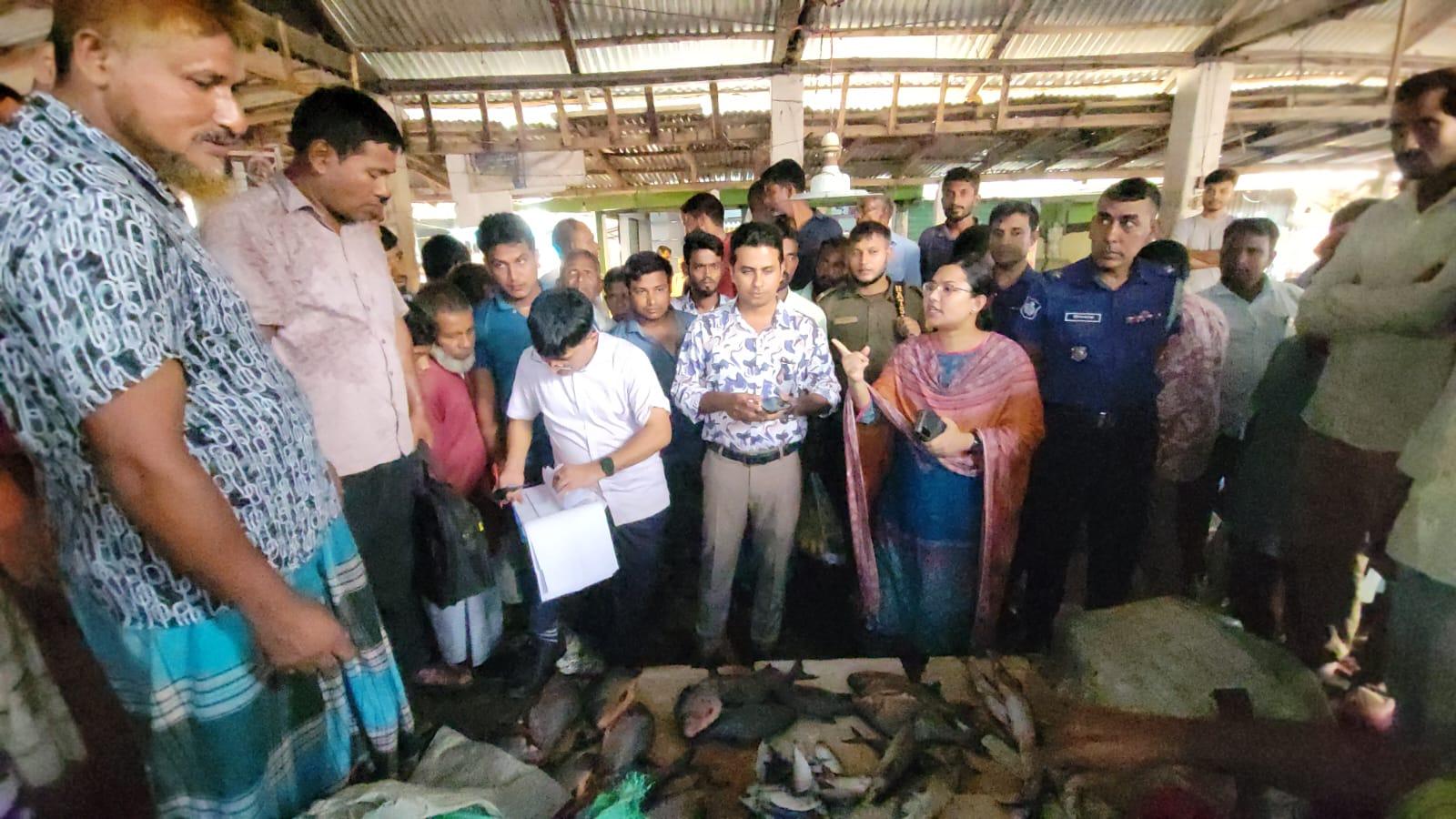নিষিদ্ধ পিরানহা বিক্রি, তিন ব্যবসায়ীকে জরিমানা - Chief TV