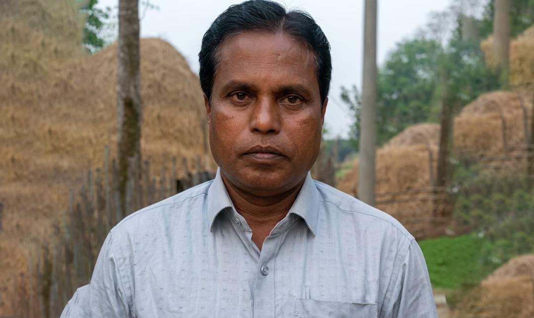 জয়পুরহাটে সড়ক দুর্ঘটনায় প্রাণ গেল দলিল লেখকের - Chief TV