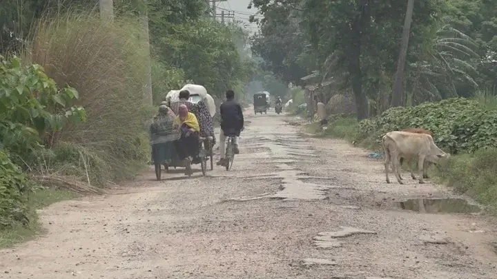 ১০ বছর ধরে বেহাল সড়ক, কাজ পেয়েও মাঠে নেই ঠিকাদার - Chief TV
