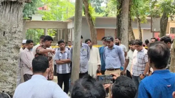 শরীয়তপুরে মাটি থেকে ধোঁয়া, গ্যাসের উপস্থিতি পায়নি বাপেক্স - Chief TV