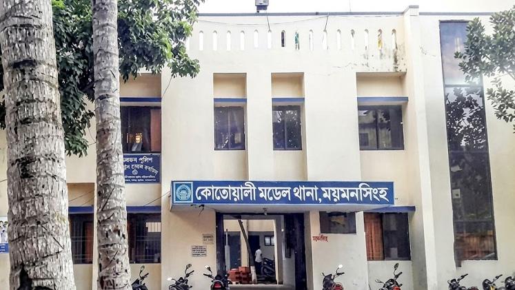 এইচএসসি পরীক্ষা শুরুর ৪ ঘণ্টা আগে ছাদ থেকে লাফিয়ে পরীক্ষার্থীর আত্মহত্যা - Chief TV
