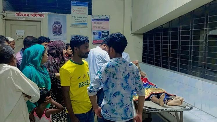 ট্রাক্টরের ধাক্কায় প্রাণ গেল প্রথম শ্রেণির শিক্ষার্থীর, আহত ২ - Chief TV