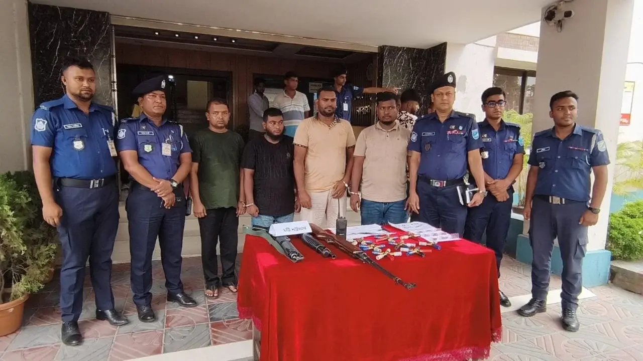চাকরির ফাঁদে ডেকে অস্ত্র লুট, সংঘবদ্ধ চক্রের ৪ সদস্য গ্রেপ্তার - Chief TV