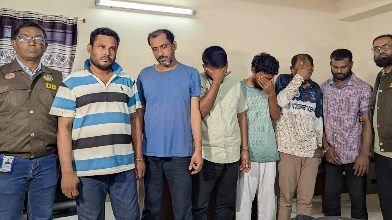 রংপুরে প্রশ্নপত্র ফাঁস ও জালিয়াতি চক্রের ৬ সদস্য আটক - Chief TV