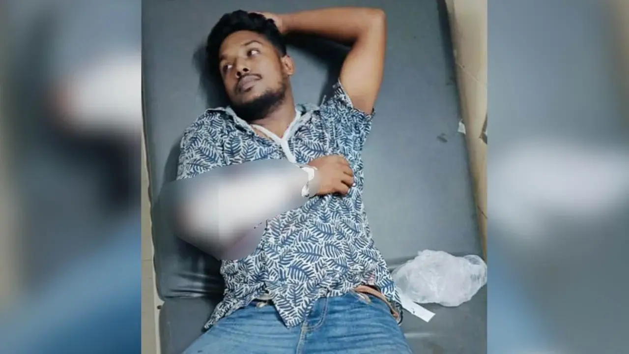 মহাসড়কে চাইনিজ কুড়াল নিয়ে হামলা, ৭ লাখের মালামাল লুট - Chief TV