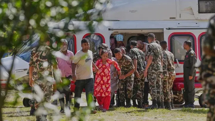 নেপালে প্রাণহানি বেড়ে ৫৩৮, এখনও নিখোঁজ শত শত পর্যটক - Chief TV