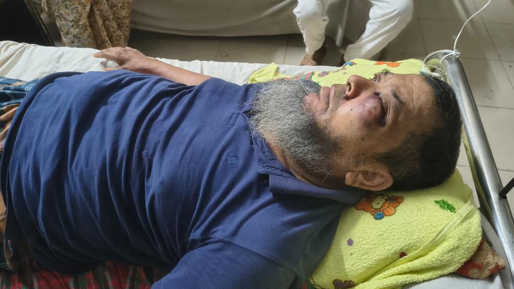 বানারীপাড়ায় পূর্বের তুচ্ছ ঘটনার জেরে অবসরপ্রাপ্ত পুলিশ কর্মকর্তার ওপর হামলার অভিযোগ - Chief TV