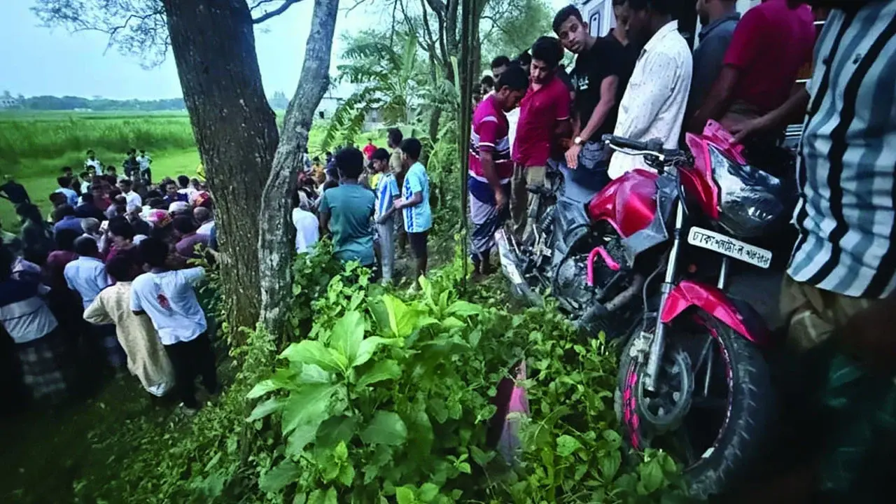 চরভদ্রাসনে ট্রাকচাপায় মোটরবাইক আরোহী নিহত, চালকসহ ট্রাক জব্দ - Chief TV