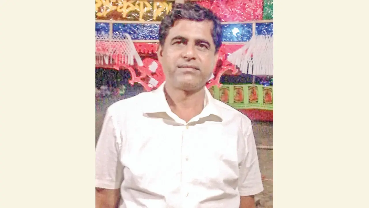 ভারতীয় নাগরিক হয়েও প্রধান শিক্ষকের পদে দীপক চন্দ্র - chief tv