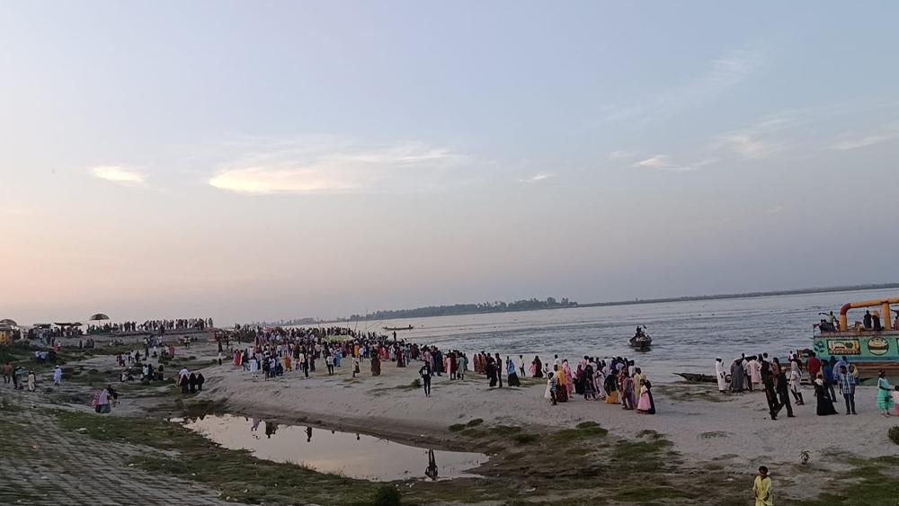 ঈদের তৃতীয় দিনে মেঘাই ঘাটে জনতার ঢল, উৎসবমুখর পরিবেশে মুখরিত পর্যটন কেন্দ্র