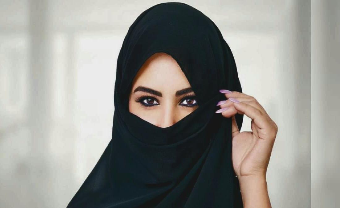 আইন পাস করে বোরকা নিষিদ্ধ