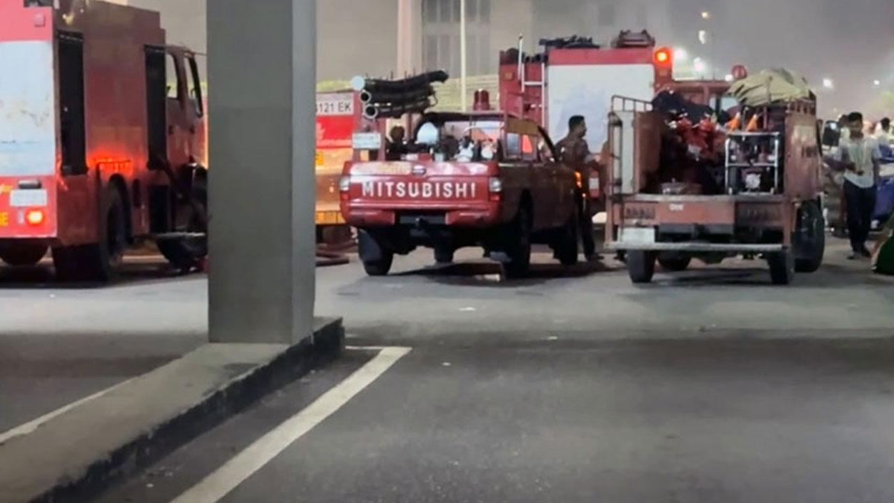 শাহজালালে আবারও কার্গো শেডে আগুন, তদন্তে ৫ সদস্যের কমিটি - Chief TV