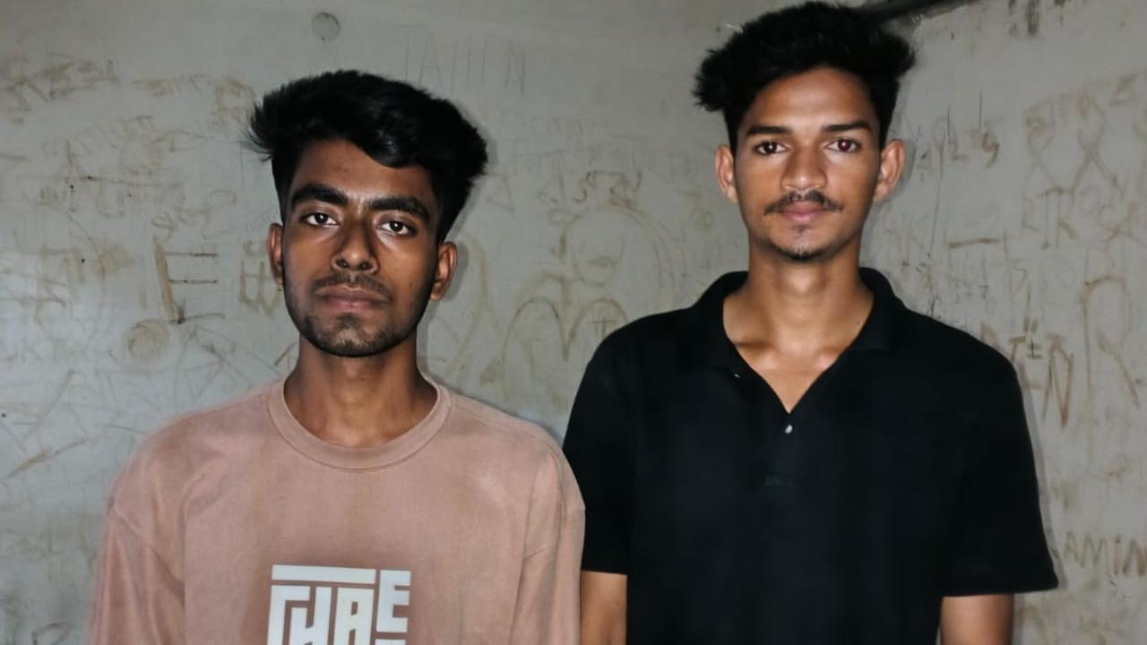 পুলিশের ধাওয়ায় খিচুড়ি ফেলে পালালেন আ.লীগ নেতাকর্মীরা - Chief TV