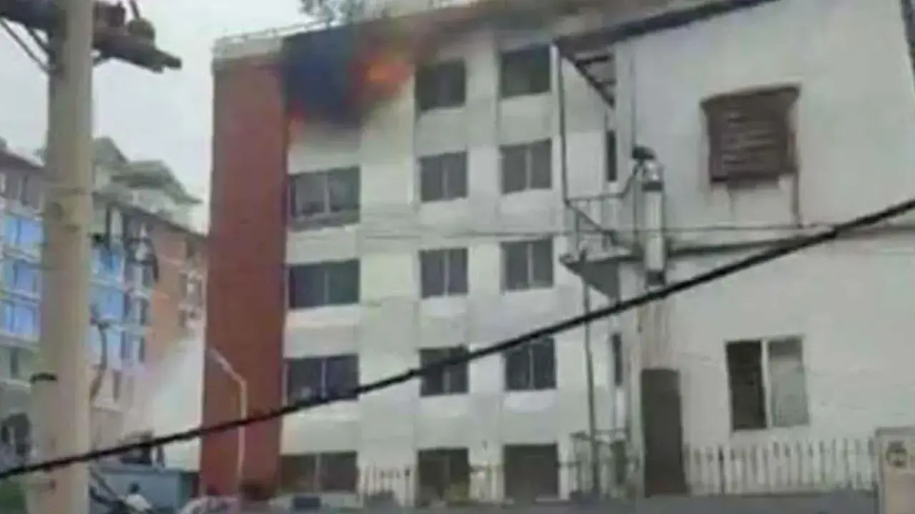 গাজীপুরে পোশাক কারখানায় ভয়াবহ আগুন, নিয়ন্ত্রণে ৫ ইউনিট - Chief TV