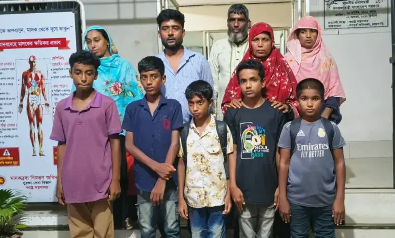 কৌতূহলের বশে দৌলতদিয়ায় গেল ৫ বন্ধু, পুলিশের সহায়তায় উদ্ধার - Chief TV