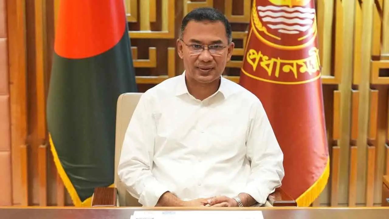 সরকারি অনুষ্ঠানের ব্যানার-বিলবোর্ডে প্রধানমন্ত্রীর ছবি ব্যবহার নিষিদ্ধ