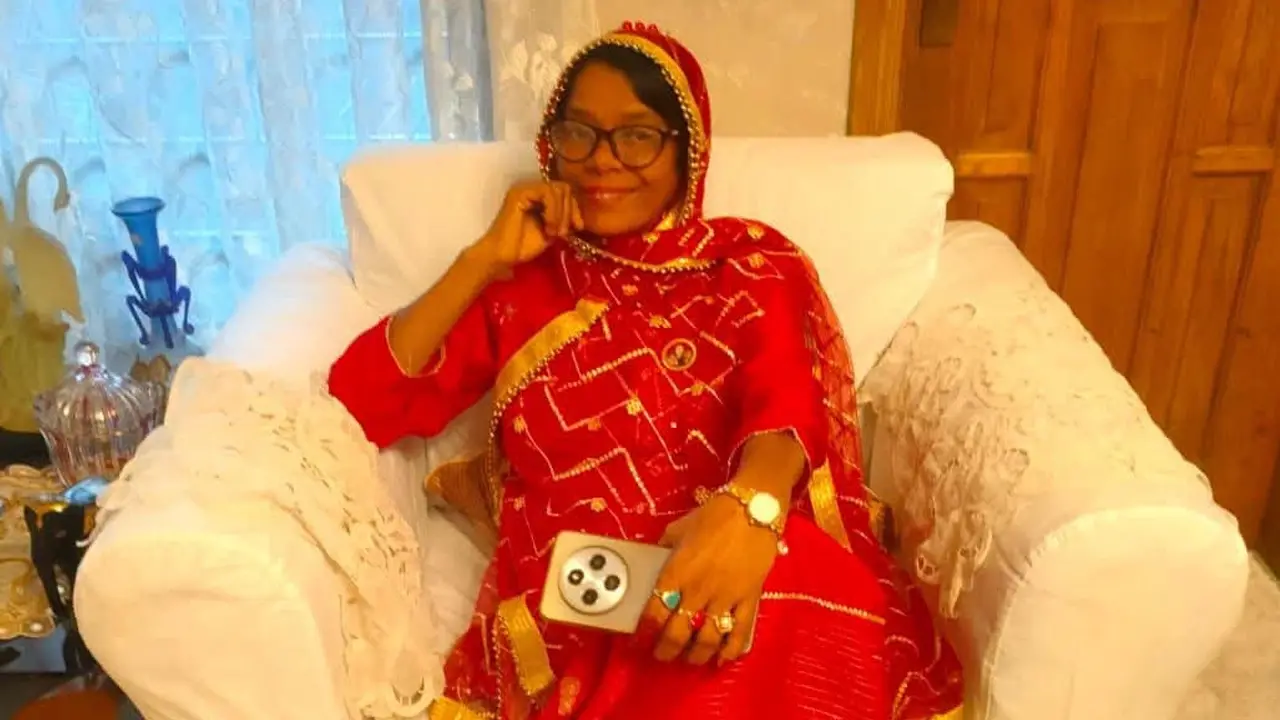 ফ্যামিলি কার্ড দেওয়ার কথা বলে টাকা নেওয়ার অভিযোগ - Chief TV