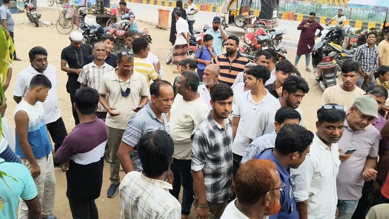 বিএনপি কার্যালয়ের সামনে দুইটি টাইম বোমাসদৃশ বস্তু বিস্ফোরণ - Chief TV