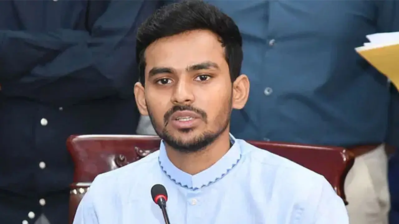 আসিফ মাহমুদের বিরুদ্ধে দুদকের বক্তব্য প্রত্যাহারে আইনি নোটিশ - Chief TV