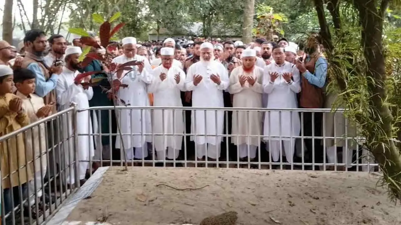 ধুনটে শহীদ আব্দুল মালেকের কবর জিয়ারত জামায়াত আমিরের - Chief TV