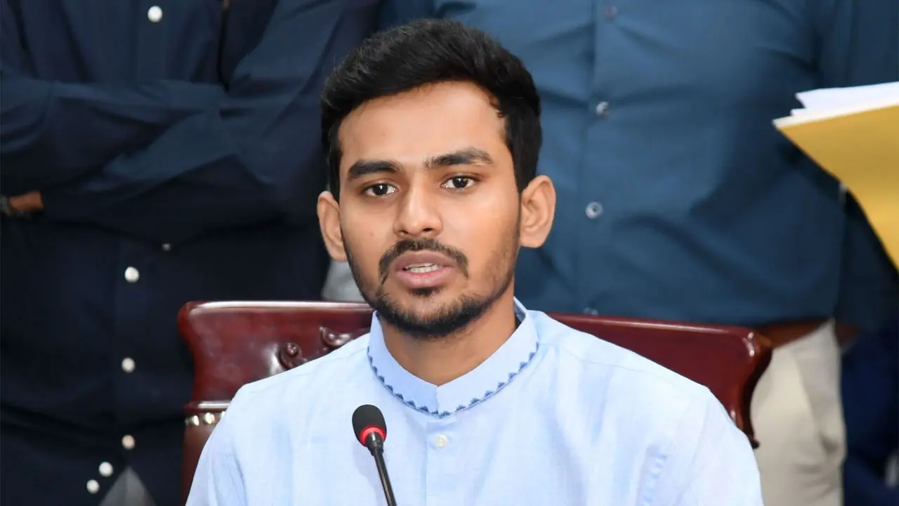 ফেসবুক লাইভে আসবেন আসিফ মাহমুদ - Chief TV