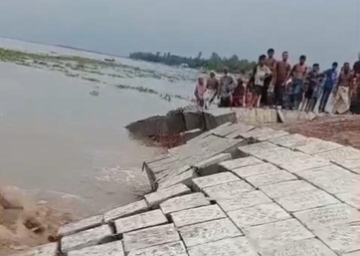 গাইবান্ধার সাঘাটায় নদীভাঙন প্রতিরোধ প্রকল্পের ব্লক যমুনায় বিলীন - Chief TV