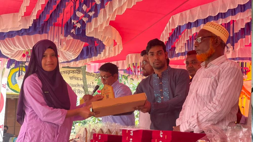 কিশোরগঞ্জে উপজেলা সেরা ৫৭ শিক্ষার্থী ও গুণীজনদের সংবর্ধনা অনুষ্ঠিত - Chief TV