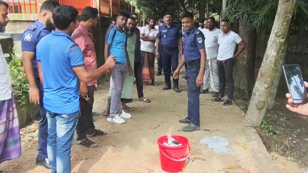 মেহেরপুরে একাধিক স্থানে বৈদ্যুতিক তারে ঝুলন্ত বোমাসদৃশ বস্তু উদ্ধার - Chief TV