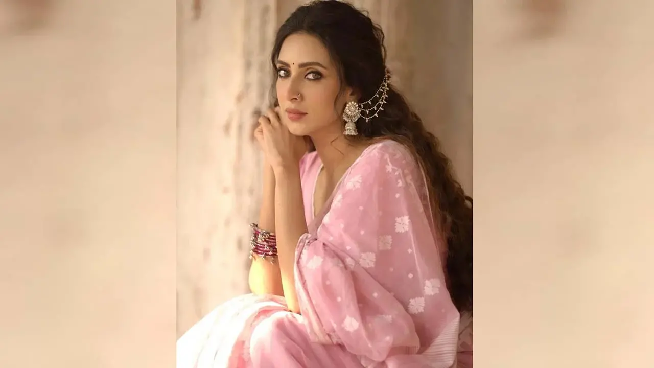 চরকিতে ‘লাইফলাইন’ মুক্তি, আবেগে ভাসলেন বিদ্যা সিনহা মিম - Chief TV