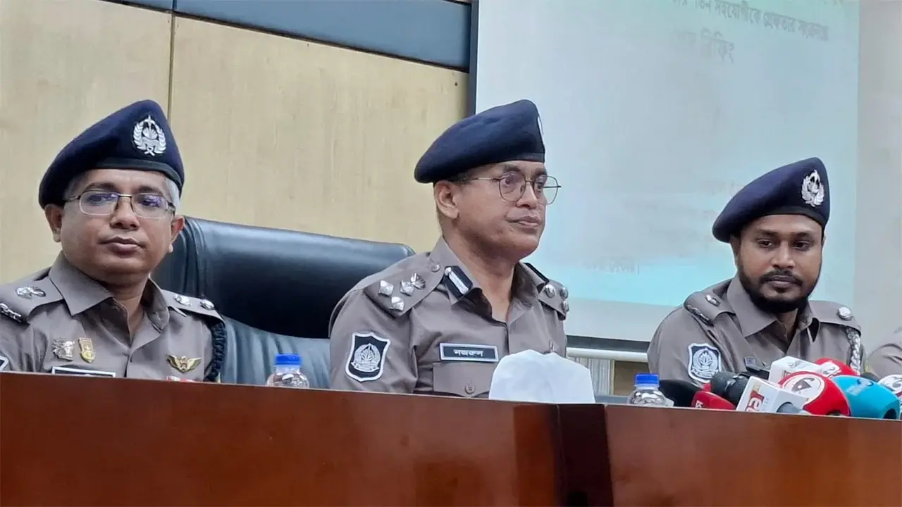 আওয়ামী লীগের প্রতিষ্ঠাবার্ষিকী ঘিরে শঙ্কা নেই, সতর্ক অবস্থানে পুলিশ - Chief TV