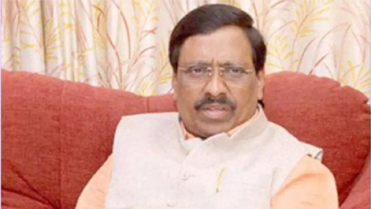 জোর করে পুত্রবধূকে গোমূত্র পান করালেন সাবেক এমপি - Chief TV