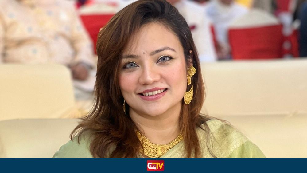 একাধিক স্ক্রিনশট ফাঁস করলেন ঢাবি শিক্ষক মোনামি, পাচ্ছেন হত্যার হুমকি! - Chief TV
