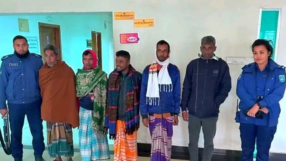 গোবিন্দগঞ্জ থানা পুলিশের অভিযানে ৫ জুয়ারি গ্রেফতার - Chief TV