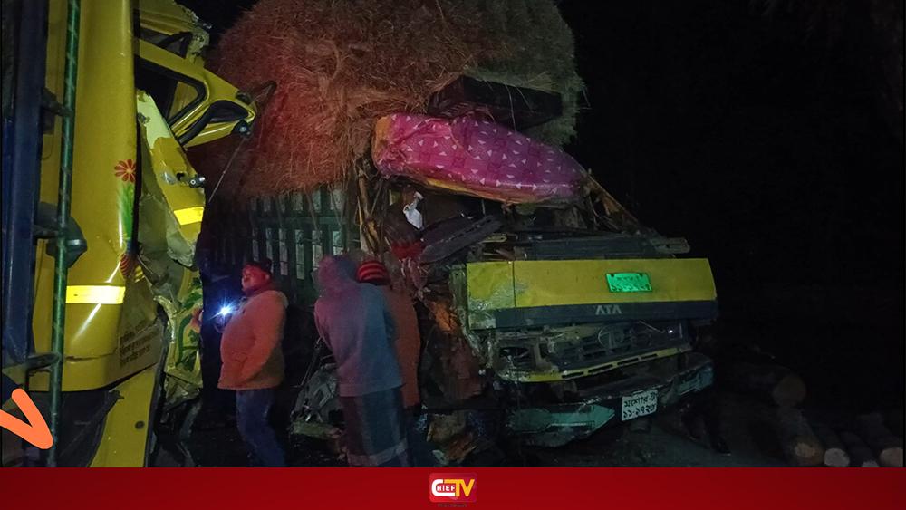 ঝিনাইদহে দুই ট্রাকের মুখোমুখি সংঘর্ষে একজন নিহত - Chief TV