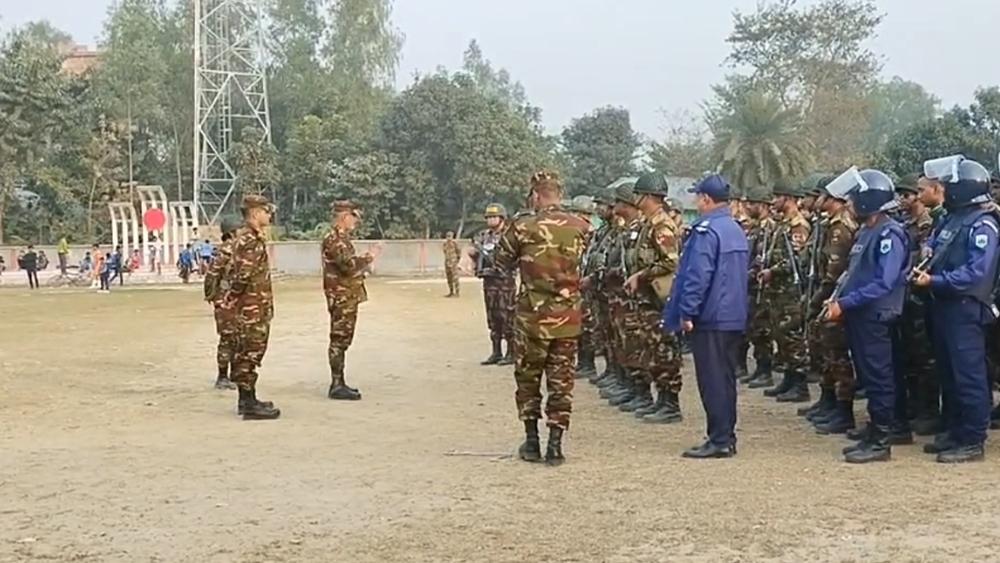 জয়পুরহাটে নির্বাচন ও গণভোট সামনে রেখে যৌথ বাহিনীর নিরাপত্তা মহড়া - Chief TV