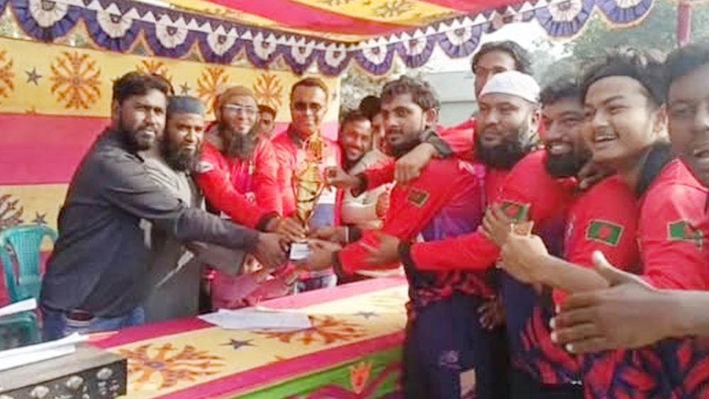 কাজীপুরে পাঁচগাছি প্রিমিয়ার লীগের ফাইনাল অনুষ্ঠিত - Chief TV