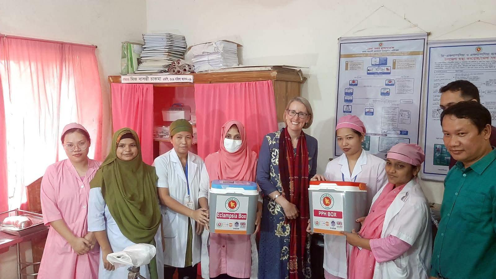 খাগড়াছড়িতে স্বাস্থ্য কমপ্লেক্স পরিদর্শন করলেন ব্রিটিশ হাইকমিশনার - Chief TV
