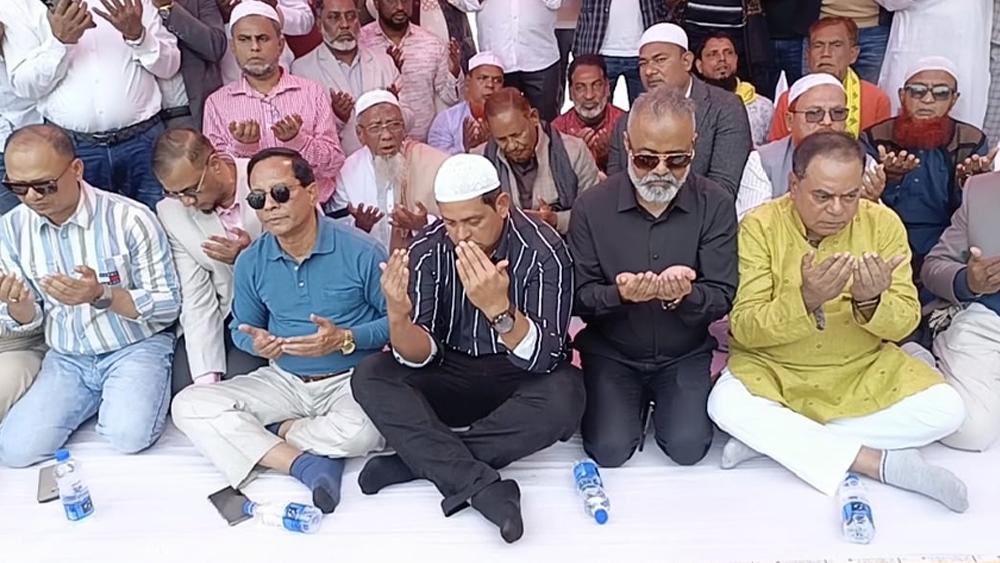 খালেদা জিয়ার রুহের মাগফেরাত কামনায় দোয়া ও শীতার্তদের মাঝে কম্বল বিতরণ - Chief TV