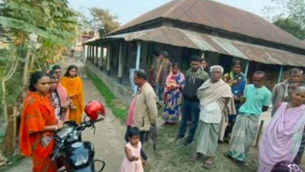 মান্দায় পুলিশের বিরুদ্ধে আদালতের সমন গোপন করে গ্রেপ্তারের অভিযোগ - Chief TV