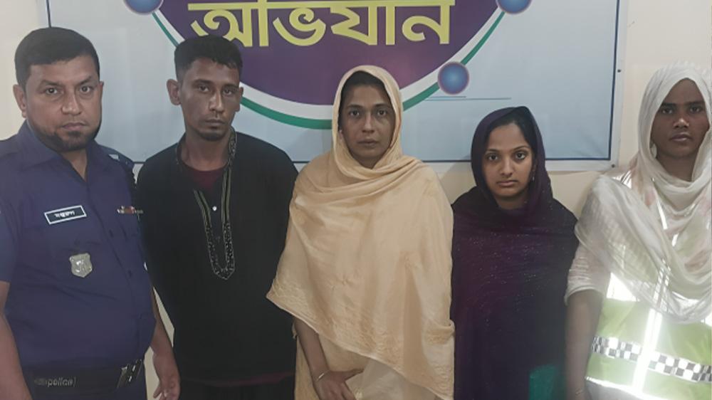 নীলফামারীতে অজ্ঞান পার্টির তিন সদস্য গ্রেপ্তার - Chief TV