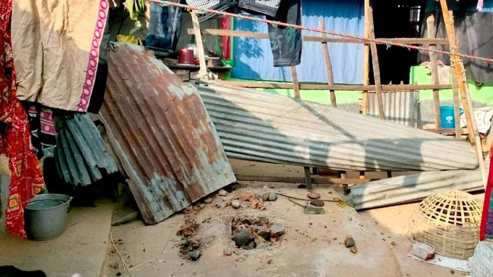 নওগাঁয় বাড়ি দখলের অভিযোগ ইউপি মেম্বারের বিরুদ্ধে - Chief TV