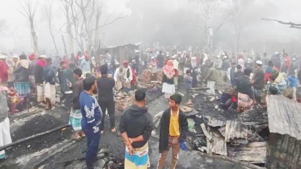 রোহিঙ্গা ক্যাম্পে আগুনে পুড়ল শতাধিক বাড়িঘর - Chief TV