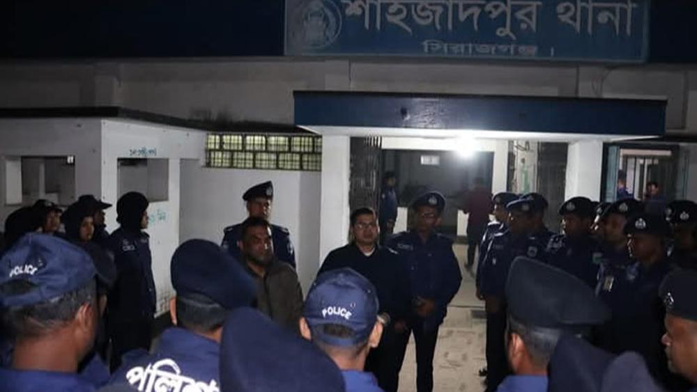 শাহজাদপুর থানা পরিদর্শন করলেন নবাগত পুলিশ সুপার - Chief TV