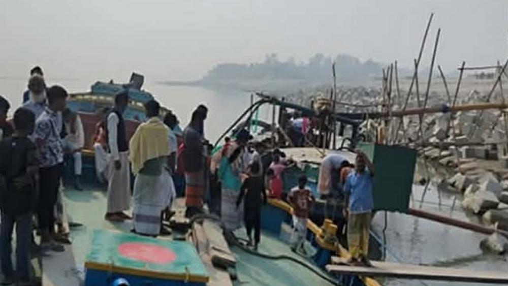 শাহজাদপুরে বালু উত্তোলনের ড্রেজার থেকে যুবকের মরদেহ উদ্ধার - Chief TV