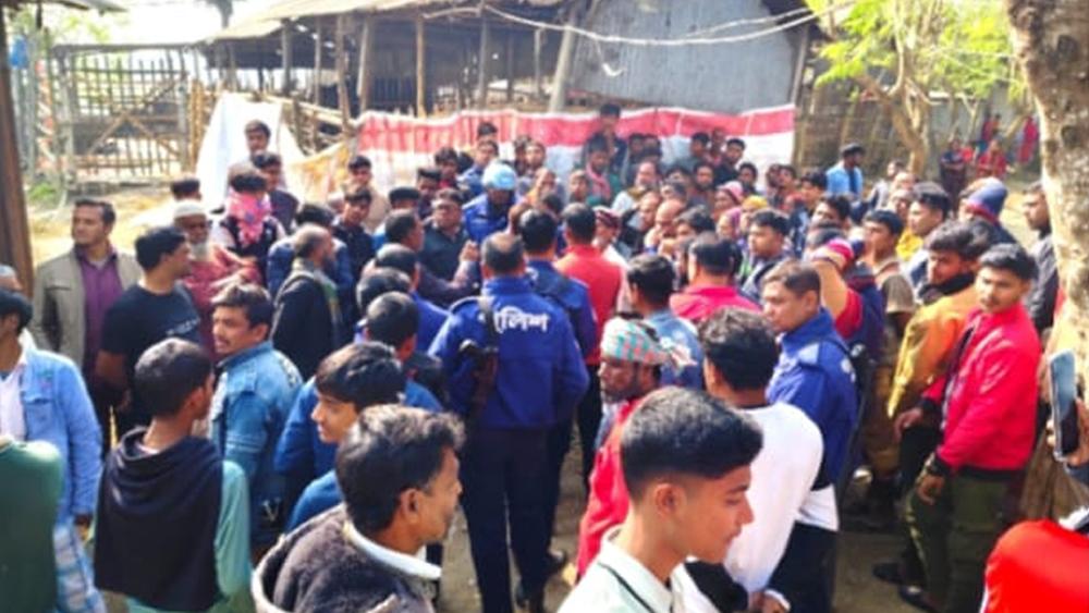 শাহজাদপুরে দুপক্ষের সংঘর্ষে বাড়িঘর ভাঙচুর, আহত ২০ - Chief TV