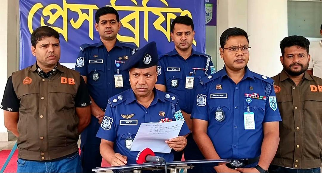নিজেদের ফাঁস করা প্রশ্নে চাকরি পেয়ে যোগ দেন প্রশ্নফাঁস চক্রে- Chief TV