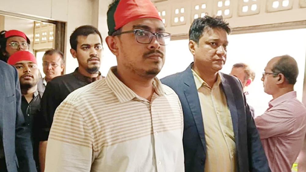 স্বরাষ্ট্র উপদেষ্টার সঙ্গে বৈঠক করলেন ডাকসু নেতারা - Chief TV
