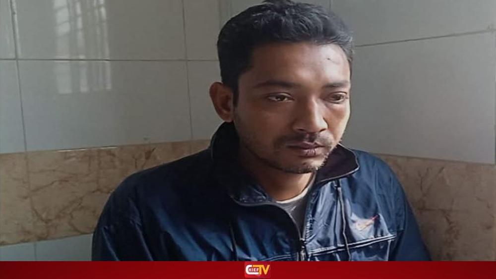 নওগাঁয় সাংবাদিককে মারধর করে মোটরসাইকেল ছিনতাই - Chief TV
